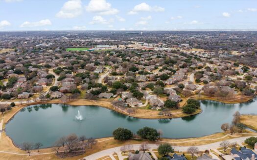bird's eye view of a Southlake, TX neighborhood.